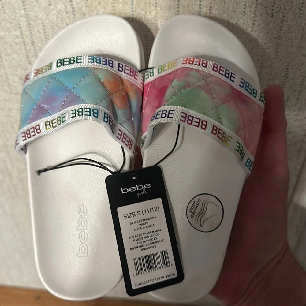 BEBE GIRLS QUILTED TIE DYE SLIDES/SANDALS: WHITE: NWT: SZ S (11/12)